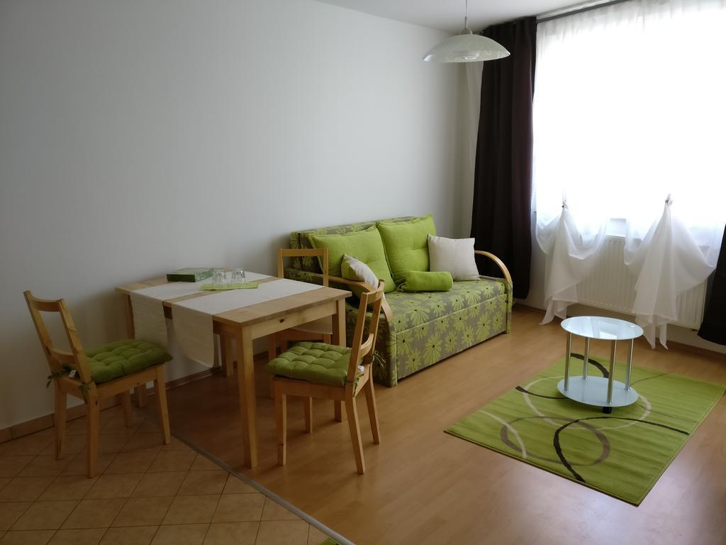 Jade Apartment Hegykő Exterior foto